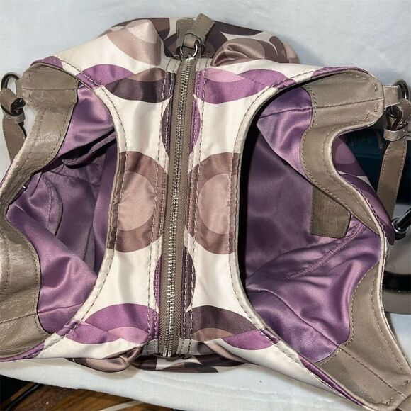 Coach Maggie Signature Multicolor Shoulder Bag Women's Handbag - Picture 10 of 15